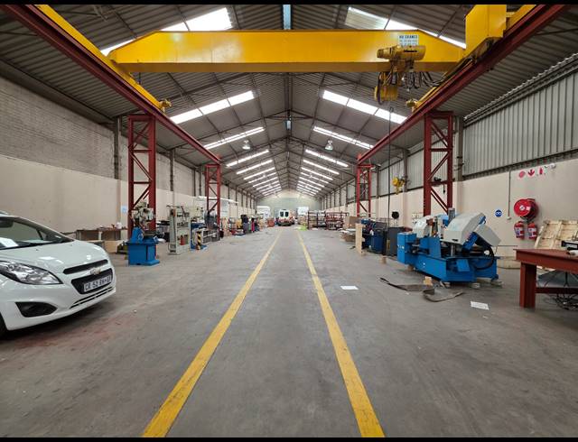 1,400M² WAREHOUSE FOR SALE IN ROBERTSHAM